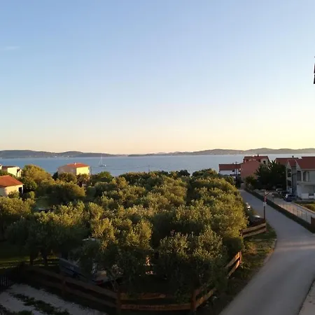 Charles Lux Apartamento Bibinje